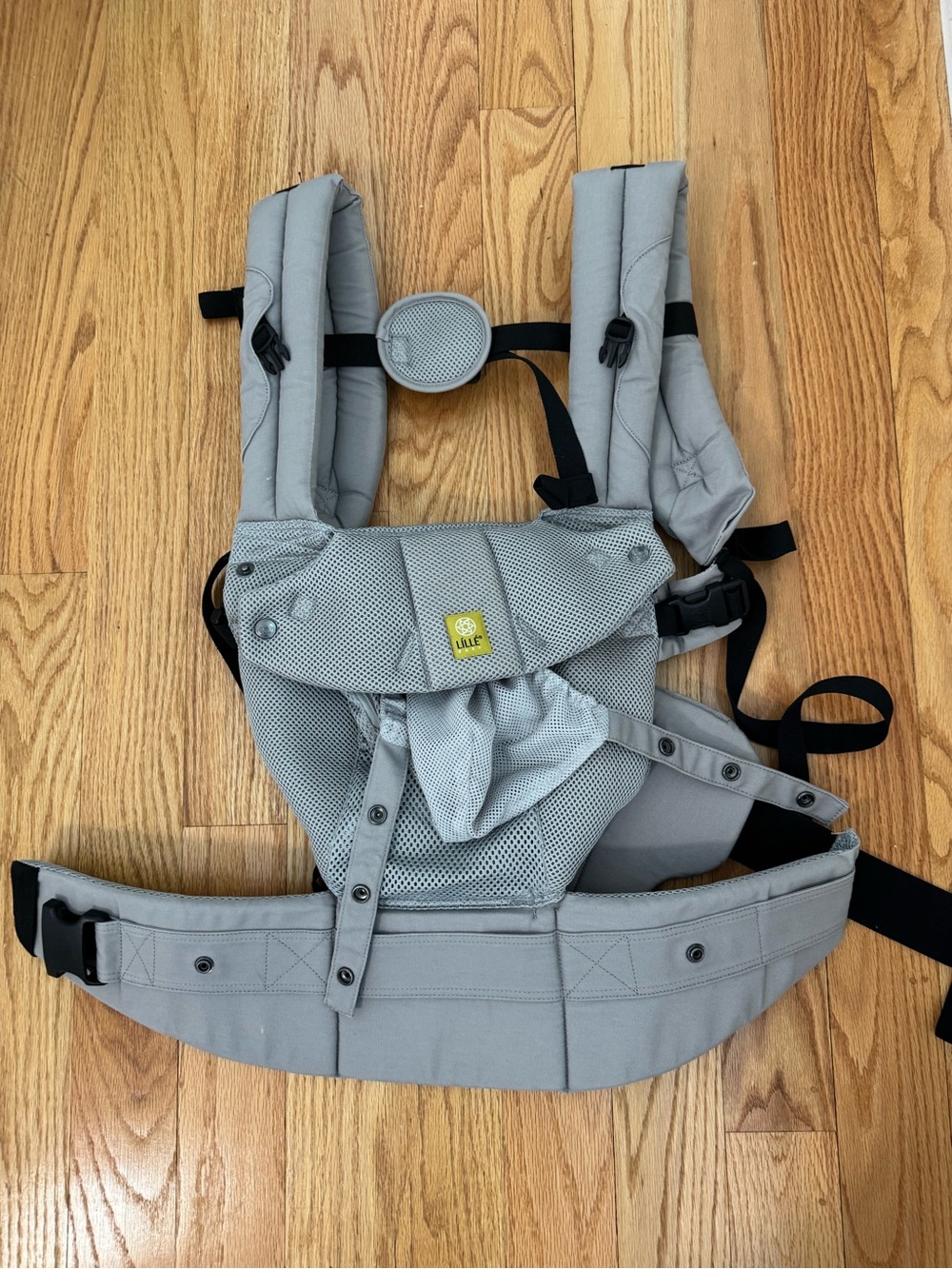 Lillebaby complete seasons ergonomic 6-1 carrier - EUC
